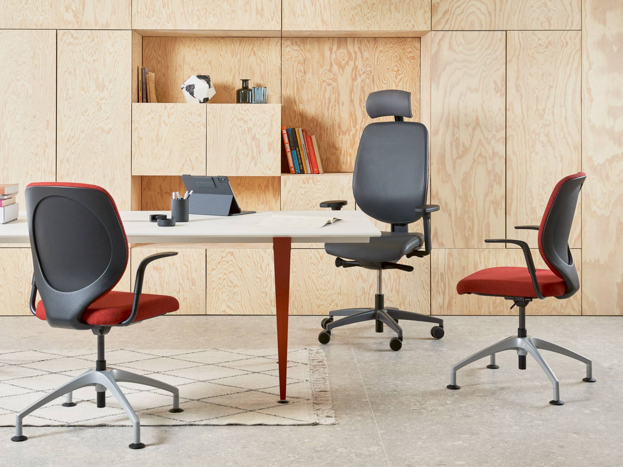 353_visitor-swivelchair_CEO-office_cospire_3530007 334 Vitra Produkte